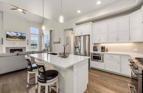 Loveland House | Entertainment Oasis>1st-floor Master>Mountain View