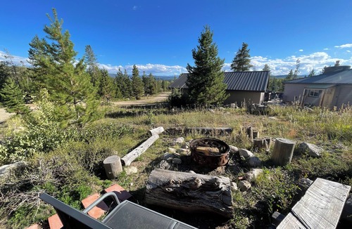 Grand Lake Cabin | Entire Cabin: Step Back in Time at The Piney Lodge