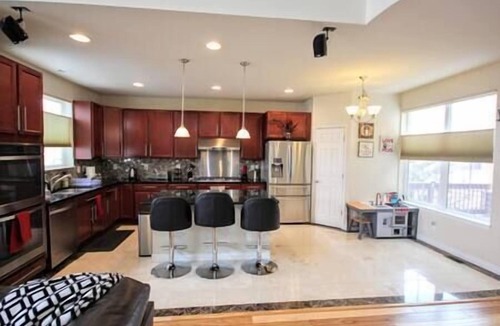 Erie House | Entire house with beautiful views for families