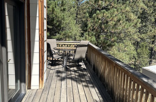 Howard Cabin | Escape to cozy Cotopaxi cabin, just a quick drive away from Arkansas River