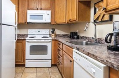 Estes Park Resort | Estes Park is a small town with lots of love!