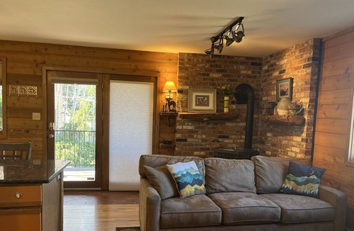 Evergreen Condo | Evergreen Cozy Condo