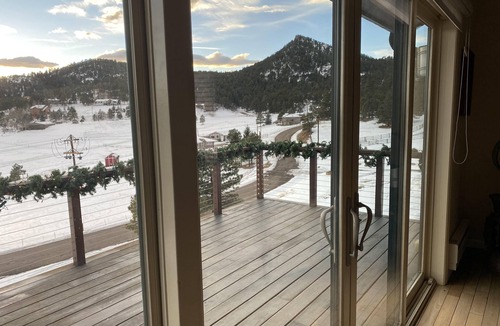 Morrison House | Exceptional Contemporary Mtn. Home near Red Rocks & Denver with Gourmet Kitchen