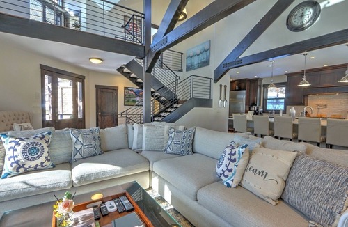Glenwood Springs House | Exceptional Creekside Retreat on 15 Acres w/Stunning Views, Hot Tub& Near Skiing