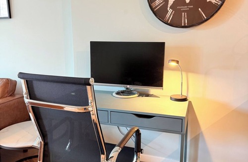 Downtown Calgary Apartment | Exec Riverfront 1BR, steps from the river and vibrant downtown. pet-friendly