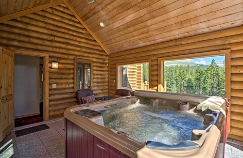 Alma Cabin | Expansive Alma Cabin w/Hot Tub & Mountain Views!
