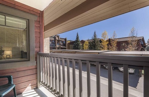 Steamboat Springs House | Expansive Condo! Walk to the Slopes! Winter Shuttle! Heated Pool & Hot Tub!
