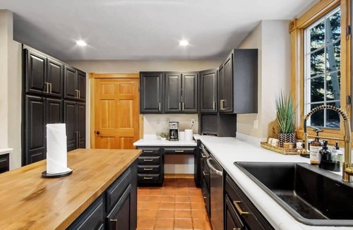 Christie Heights House | Expansive Home with Hot Tub, 1 Mile to Main St