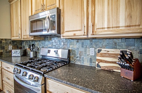 Grand Lake Cabin | Expansive Mountain Views - New Construction, Close to Town - PF, Fireplace, Pool Table, Deck