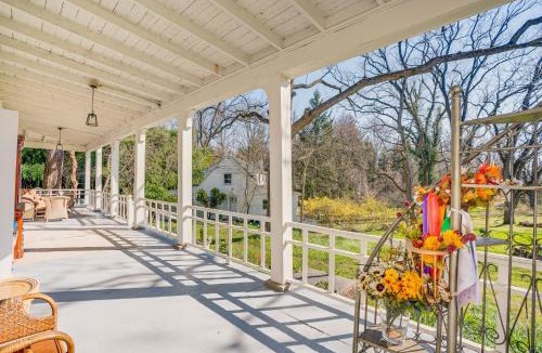 Norristown House | Experience a 17th-Century Spring Manor