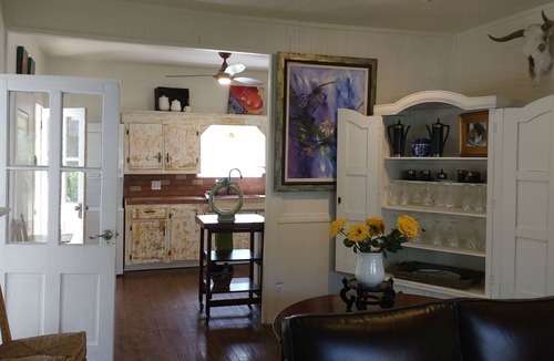 Glenwood House | EXPERIENCE AUTHENTIC OLD FLORIDA @ THIS CRACKER COTTAGE; WALK TO DE LEON SPRINGS