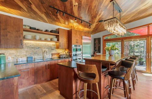 Weisshorn House | Explore Breckenridge! Home close to Main Street with Wooded View
