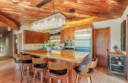 Weisshorn House | Explore Breckenridge! Home close to Main Street with Wooded View