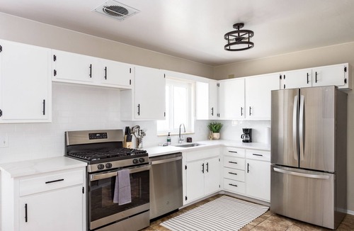 Alta Vista Area House | EXPLORE CO-Central fam home with large backyard!