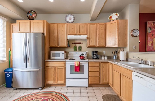 Columbine Valley Apartment | EXPLORE LITTLETON - Quiet community and central.