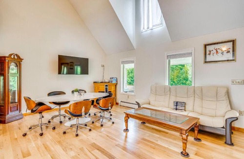 Thornton House | Explore the White Mountains! Spacious Rural Home