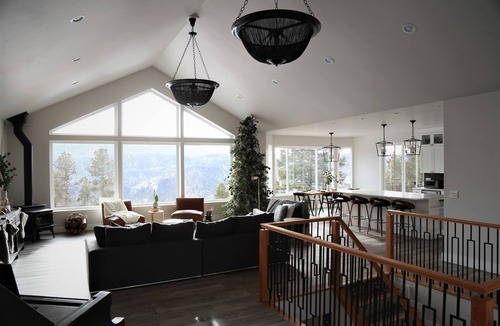 Woodland Park House | Explore this Mountain Getaway in National Forest. Refresh and Relax.