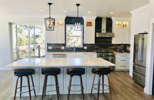 Woodland Park House | Explore this Mountain Getaway in National Forest. Refresh and Relax.