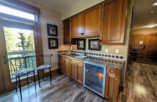 River Run Condo | Exquisite SKi-in/Ski-out Unit, Mtn Views