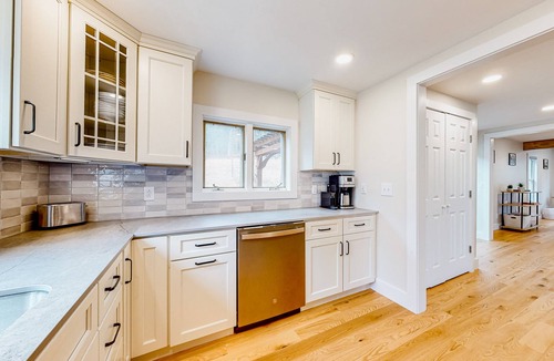 Hydeville House | Exquisite updated home near Lake Bomoseen with large backyard, firepit & grill