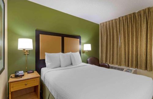 Glendale Hotel | Extended Stay America Select Suites - Denver - Cherry Creek