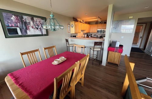 Wildernest House | Fabulous "cabin in the woods" secluded townhomes with amazing views sleeps 8