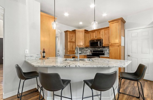 Windsor House | Fabulous Family-friendly Retreat by Windsor Lake!
