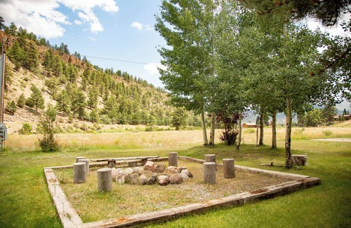 Rio Vista Estates House | Fall Colors Special Price!Grande Escape on the Rio Grande, Sleeps 14 Comfortably
