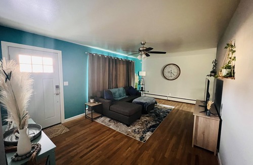 Delta House | Family and Pet Friendly house in down town Delta!
