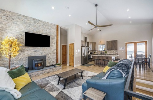 Saint Mary's Cabin | Family-Friendly Cabin Escape