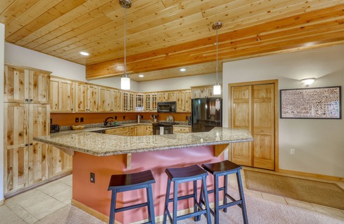Old Town Condo | Family friendly condo w/mountain views, gas fireplace, & a shared hot tub