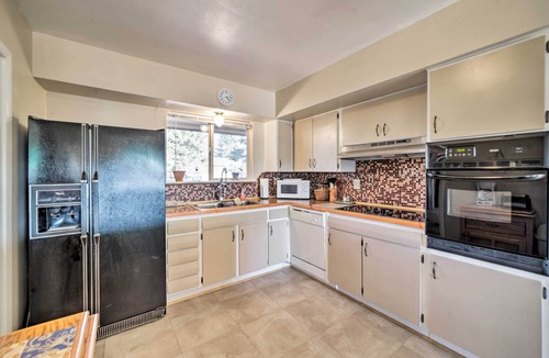 Cortez House | Family-Friendly Cortez 'Cedar House' w/Yard!
