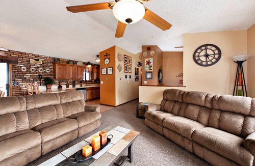 Rifle House | Family friendly home away from home; near Glenwood Caverns, hot springs & skiing