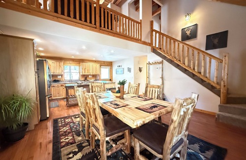 Florissant Cabin | Family-Friendly Mountain Retreat — Peace, Space & Wildlife!