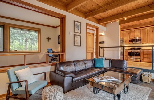 Keystone House | Family Friendly Mountain Condo with Slope Views