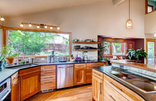 Arapahoe Ridge House | Family-Friendly Oasis 10 Minutes to Downtown Boulder