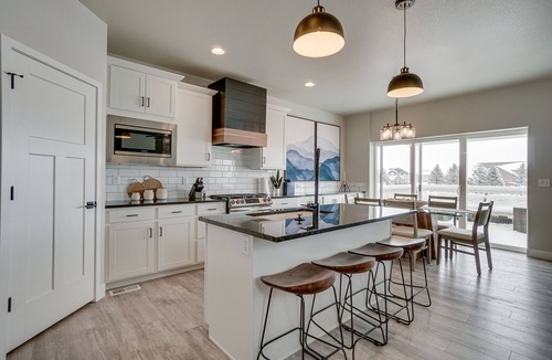 Windsor House | Family-Friendly Townhome ~ 2 Mi to Windsor Lake!