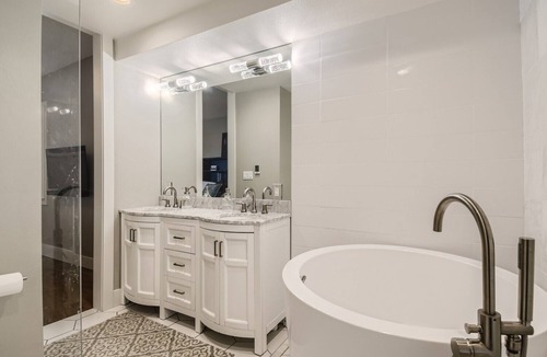 Littleton House | Family Fun-5 bedroom house-Hot tub-Dog Friendly