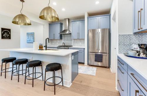Erie House | Family Haven 1 Mi to Dtwn Erie Bring Your Pets!