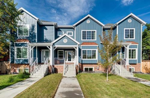 Erie House | Family Haven 1 Mi to Dtwn Erie Bring Your Pets!