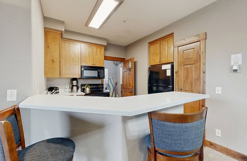 Granby Condo | Family home w/private washer/dryer, free WiFi, shared hot tub, & gas fireplace