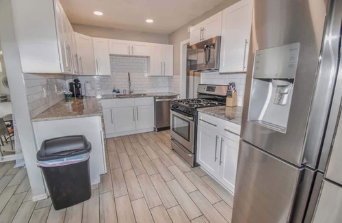 Southeast House | Family Home with Large Yard & Golf Theme Near Rail