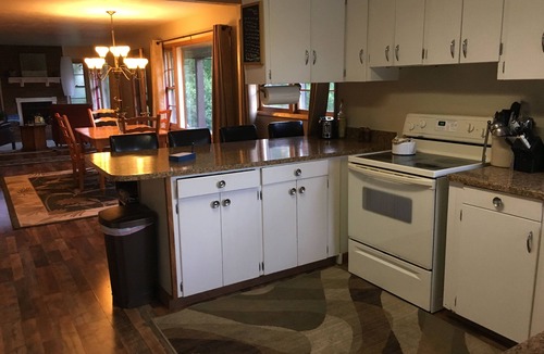 New Castle House | Family/Lrg Groups/King Bed/420/Hike/Bike/Ski/Raft/Firepit/Mountain Views