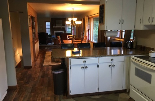 New Castle House | Family/Lrg Groups/King Bed/420/Hike/Bike/Ski/Raft/Firepit/Mountain Views