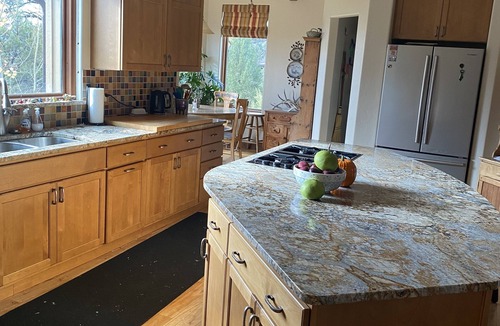 Elk Springs House | Family mountain home on 3 acres. 3,700 SF.