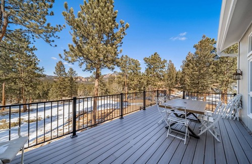 Pine House | Family Mountain getaway w/views! Close Denver, RedRocks, HOTTUB, Hiking,fishing