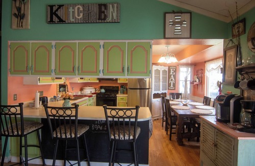 Divide House | Family themed 6-bedroom house, Pikes Peak view, Hot tub, game room