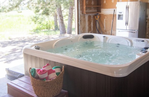 Divide House | Family themed 6-bedroom house, Pikes Peak view, Hot tub, game room