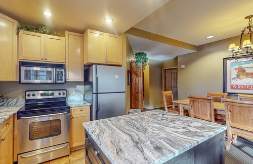 River Run Condo | Fantastic mountain home near ski lifts with heated outdoor pool & hot tub