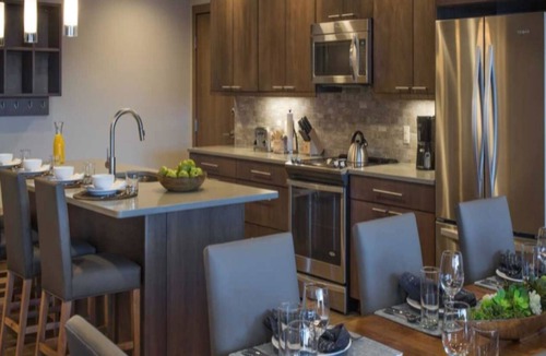 Breckenridge House | Fantastic slopeside resort with all the amenities